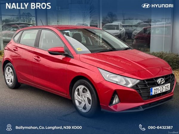 Hyundai i20 Hatchback, Petrol, 2022, Red