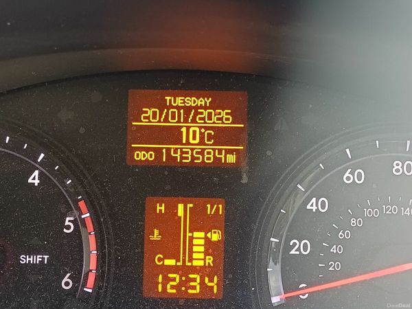 Toyota Avensis Saloon, Diesel, 2014, Silver