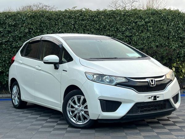 Honda Fit Hatchback, Petrol Hybrid, 2016, White