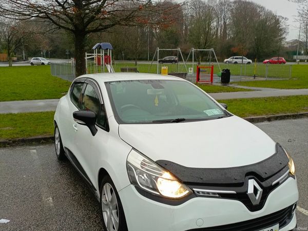 Renault Clio Hatchback, Diesel, 2016, White