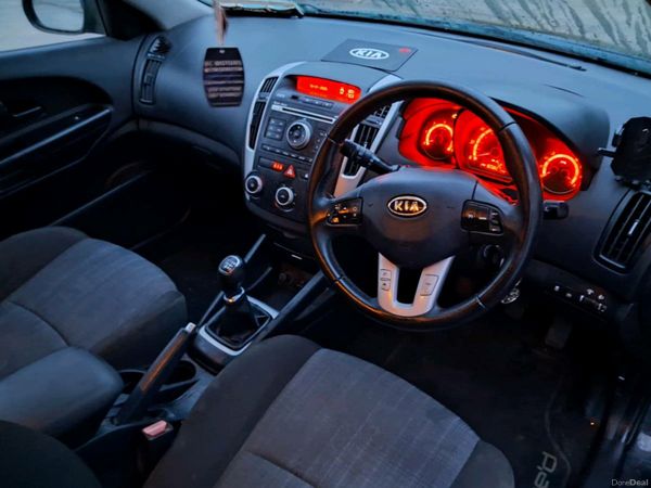 Kia Ceed Hatchback, Diesel, 2010, Black