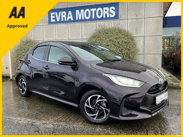 Toyota Yaris Hatchback, Petrol Hybrid, 2020, Black