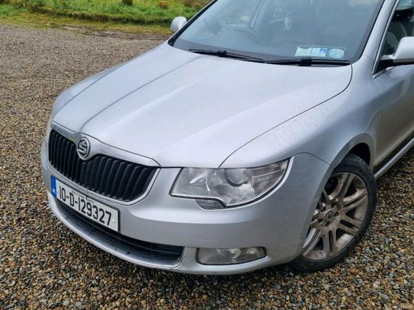 Skoda Superb Hatchback, Diesel, 2010, Silver