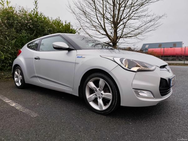 Hyundai Veloster Hatchback, Petrol, 2014, Silver