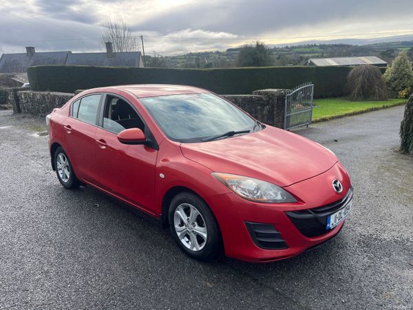 Mazda Mazda3 Saloon, Diesel, 2011, Red