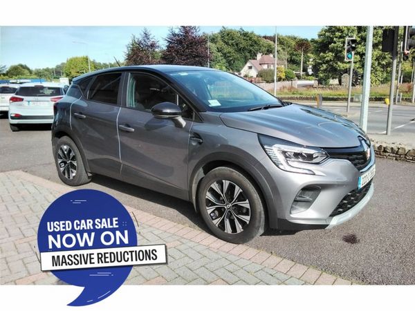 Renault Captur SUV, Petrol, 2022, Grey