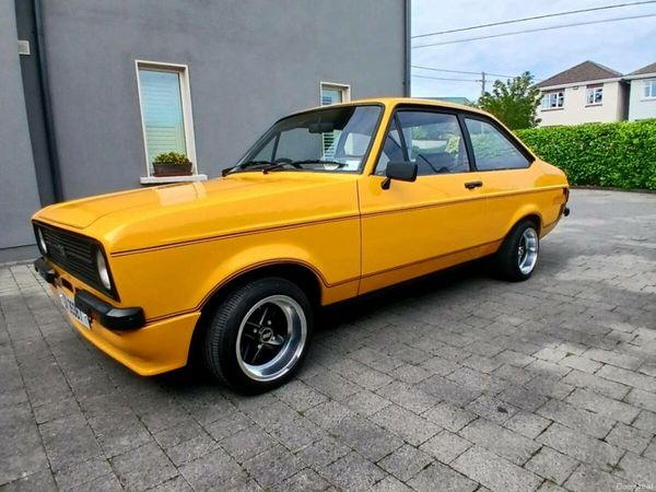 Ford Escort Saloon, Petrol, 1981, Orange
