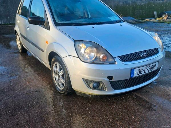 Ford Fiesta Hatchback, Petrol, 2006, Silver