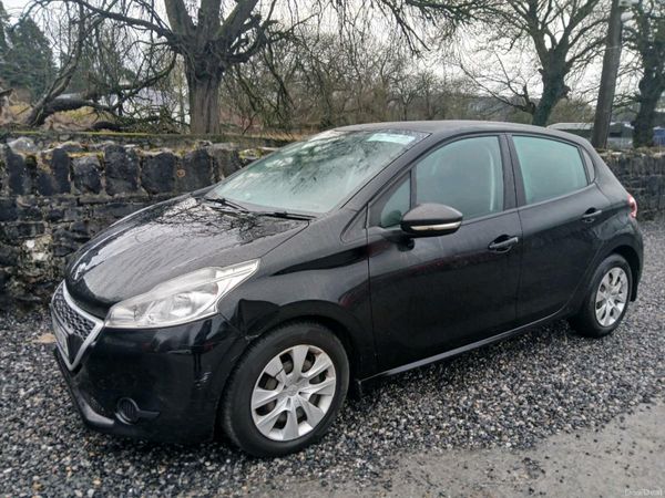 Peugeot 208 Hatchback, Diesel, 2015, Black