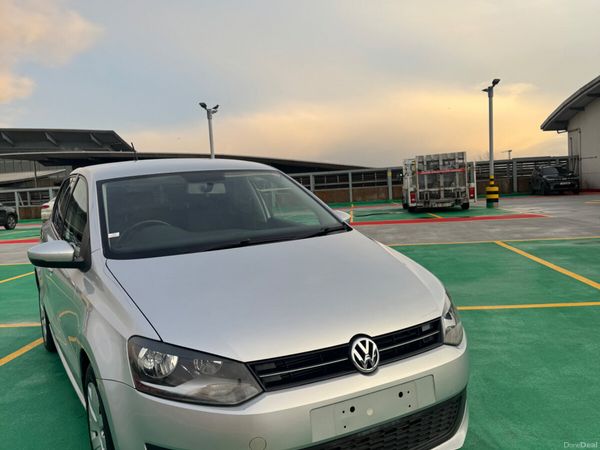 Volkswagen Polo Hatchback, Petrol, 2014, Silver
