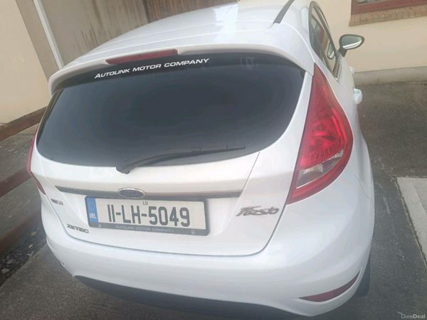 Ford Fiesta Hatchback, Diesel, 2011, White