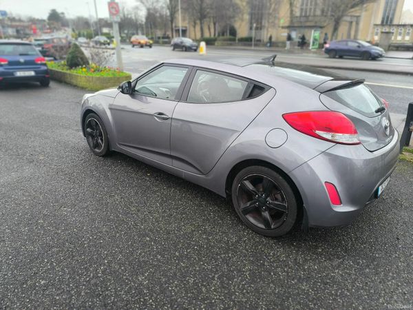 Hyundai Veloster Hatchback, Petrol, 2013, Silver