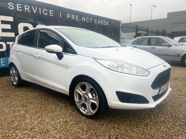 Ford Fiesta Hatchback, Petrol, 2015, White