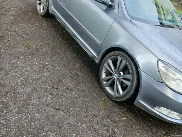 Skoda Octavia Saloon, Diesel, 2012, Grey