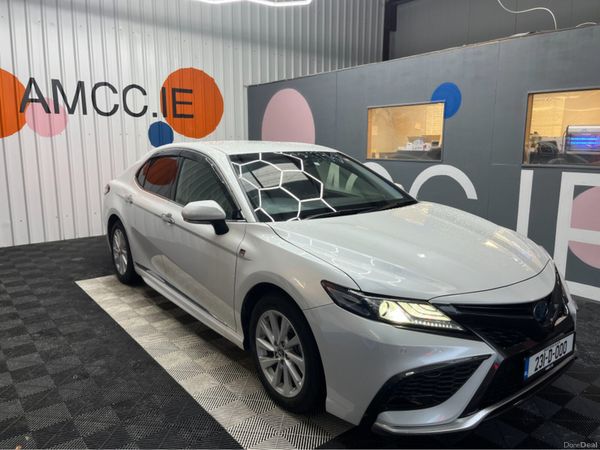 Toyota Camry Saloon, Petrol Hybrid, 2023, White