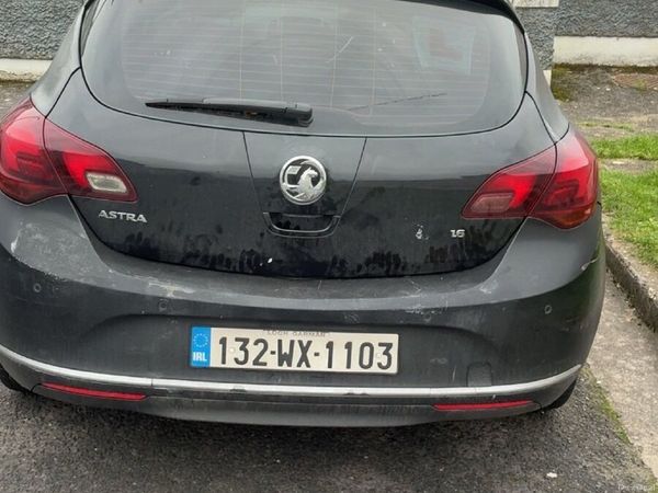 Vauxhall Astra Hatchback, Petrol, 2013, Black