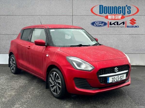 Suzuki Swift Hatchback, Petrol, 2021, Red