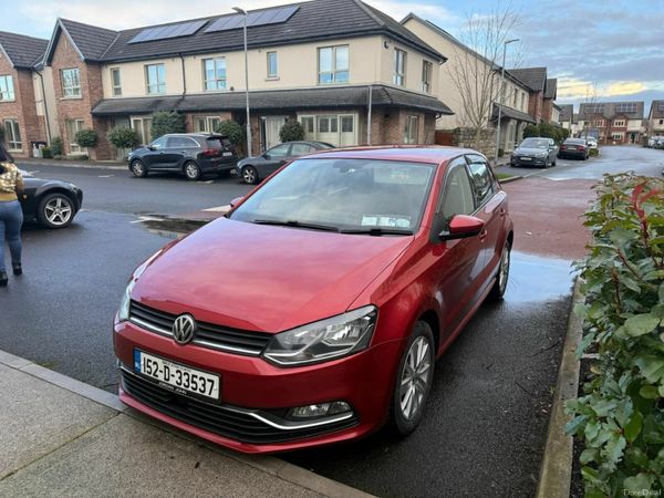 Volkswagen Polo Hatchback, Petrol, 2015, Red