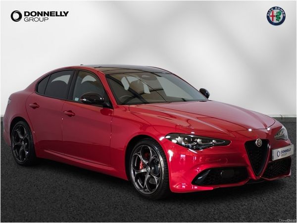 Alfa Romeo Giulia Saloon, Petrol, 2025, Red