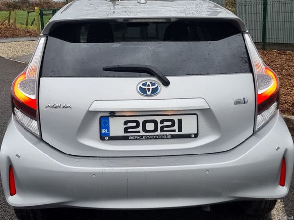 Toyota Aqua Hatchback, Petrol Hybrid, 2021, Silver