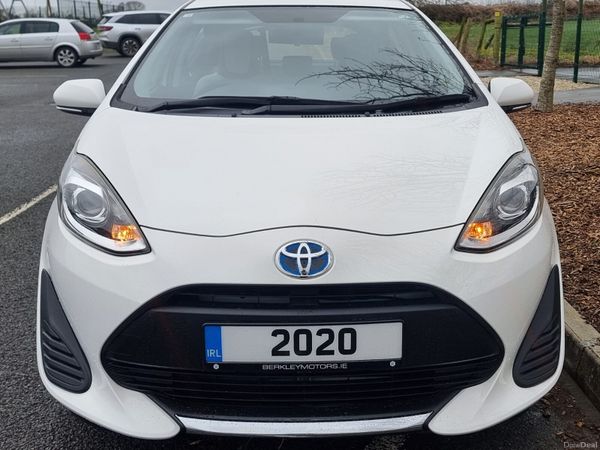 Toyota Aqua Hatchback, Petrol Hybrid, 2020, White