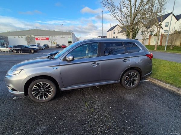 Mitsubishi Outlander SUV, Petrol Plug-in Hybrid, 2018, Grey