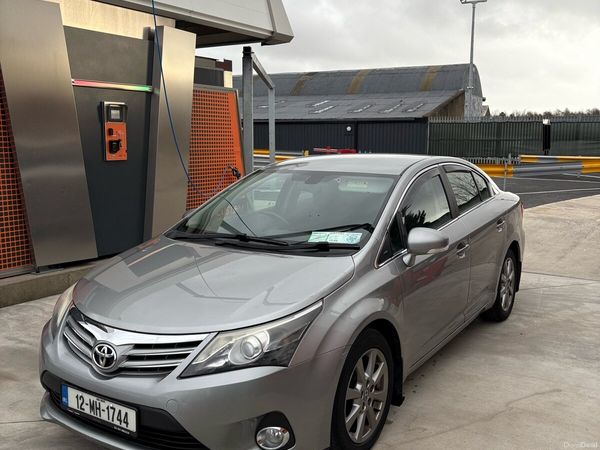 Toyota Avensis Saloon, Diesel, 2012, Grey