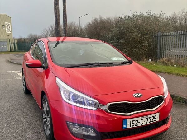 Kia Ceed Hatchback, Diesel, 2015, Red