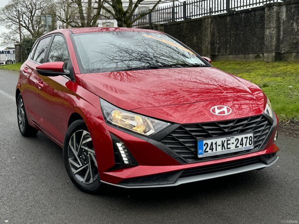 Hyundai i20 Hatchback, Petrol, 2024, Red