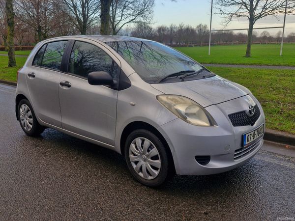 Toyota Yaris Hatchback, Petrol, 2007, Silver