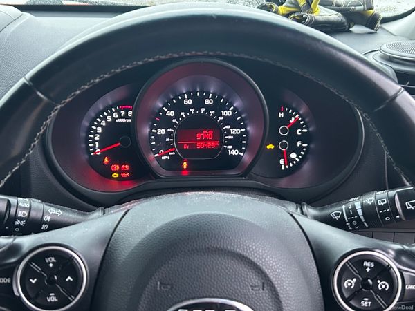 Kia Soul Hatchback, Petrol, 2017, Red