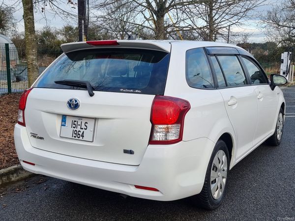Toyota Corolla Estate, Petrol Hybrid, 2015, White