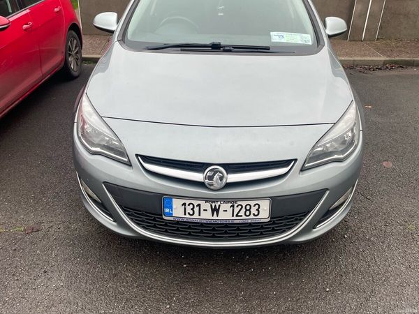 Vauxhall Astra Hatchback, Petrol, 2013, Silver