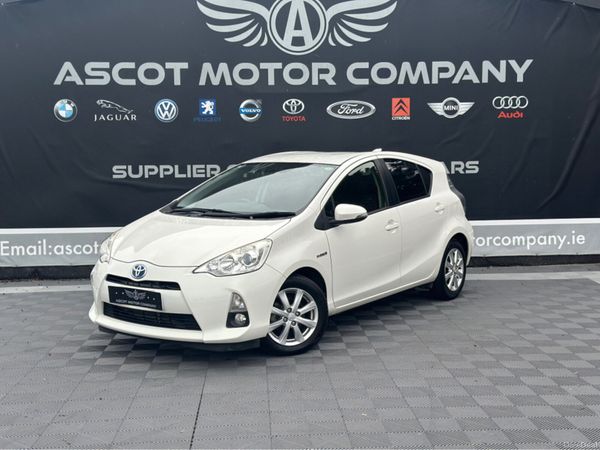Toyota Aqua Hatchback, Petrol Hybrid, 2014, White