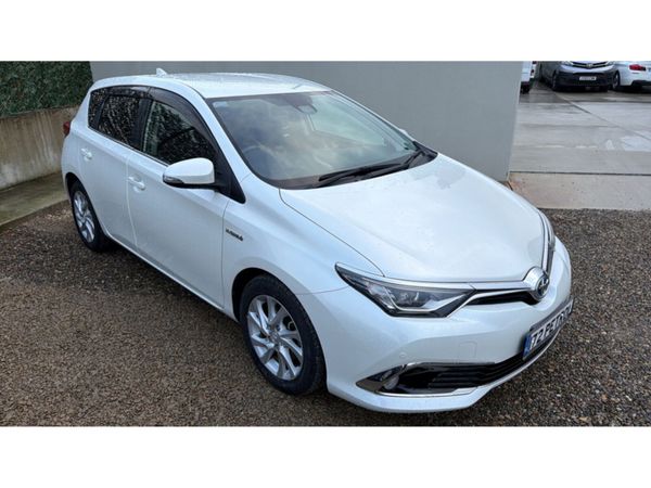 Toyota Auris Hatchback, Petrol Hybrid, 2017, White