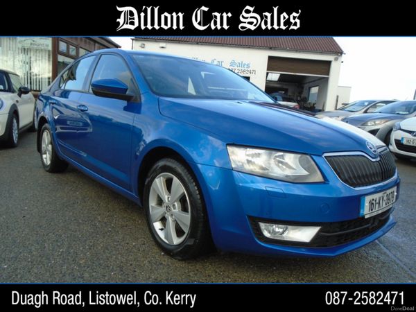 Skoda Octavia Hatchback, Petrol, 2016, Blue