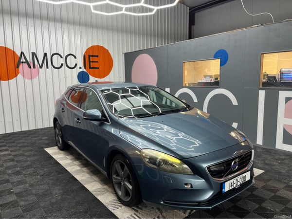 Volvo V40 Hatchback, Petrol, 2014, Blue