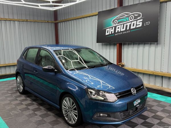 Volkswagen Polo Hatchback, Petrol, 2015, Blue