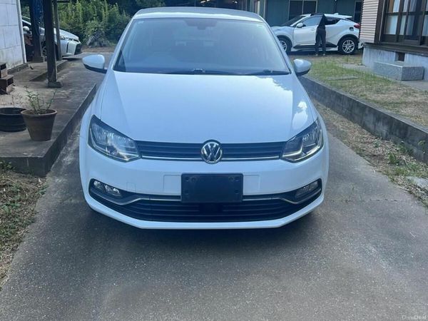 Volkswagen Polo Hatchback, Petrol, 2016, Red