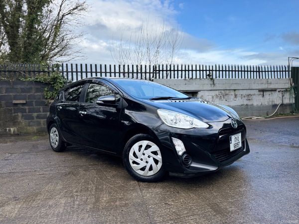 Toyota Aqua Hatchback, Petrol Hybrid, 2017, Black