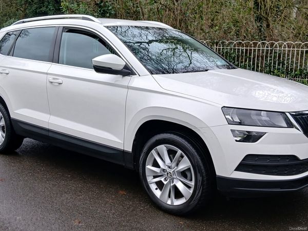 Skoda Karoq Estate/Jeep, Petrol, 2019, White