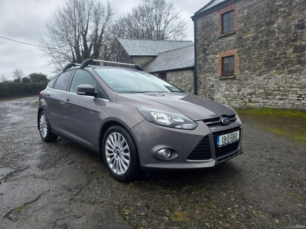 Ford Focus Hatchback, Petrol, 2013, Brown
