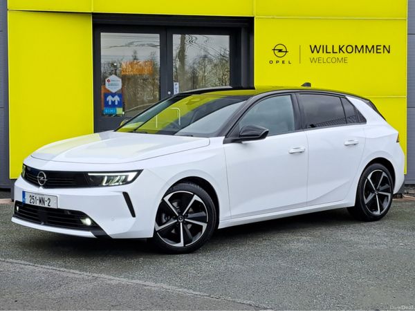Opel Astra Hatchback, Petrol, 2025, White
