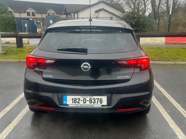 Opel Astra Hatchback, Petrol, 2018, Black