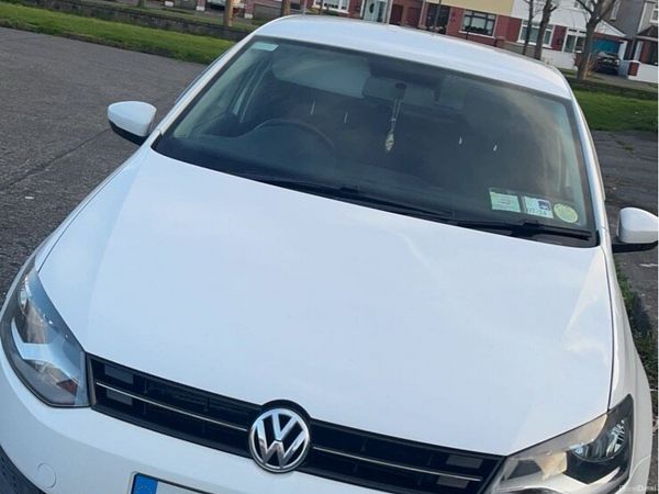 Volkswagen Polo Hatchback, Petrol, 2013, White