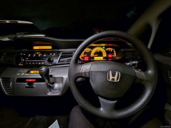 Honda FR-V MPV, Petrol, 2006, Grey