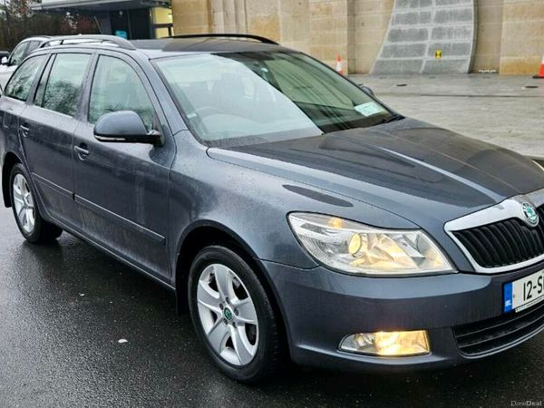 Skoda Octavia Estate, Diesel, 2012, Grey