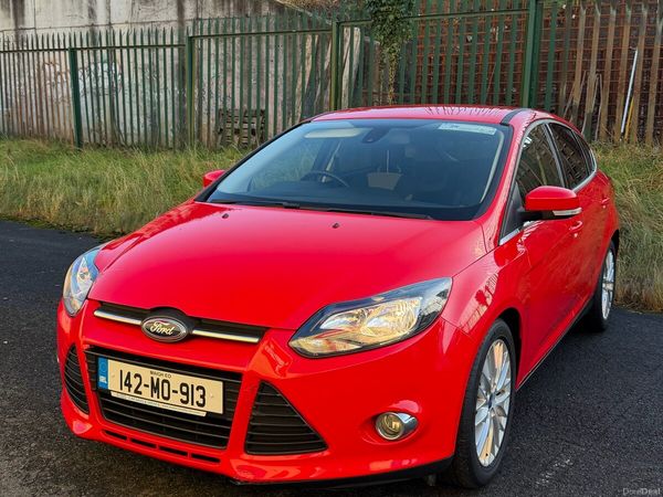 Ford Focus Hatchback, Diesel, 2014, Red