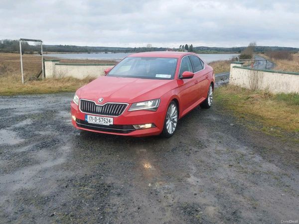 Skoda Superb Hatchback, Diesel, 2017, Red