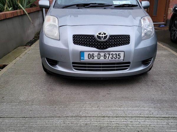 Toyota Yaris Hatchback, Petrol, 2006, Silver